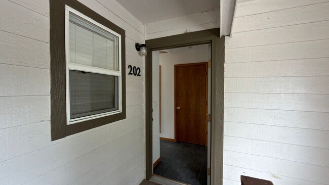 Building Photo - 1042 Tierra Ln
