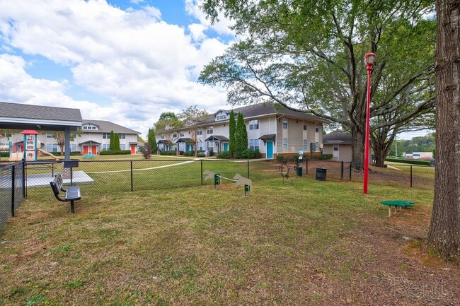 Towne at Lakewood Heights