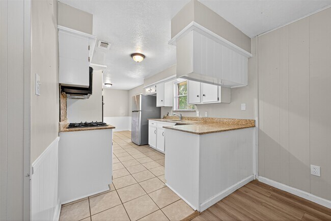 Photo - 108 Belvedere Dr