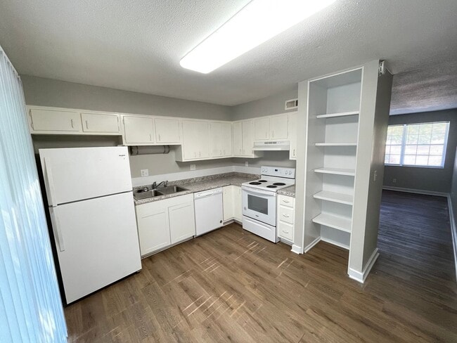 Photo - 2263 U.S. 52 (W Unidad 2263 US 52 W Apt C