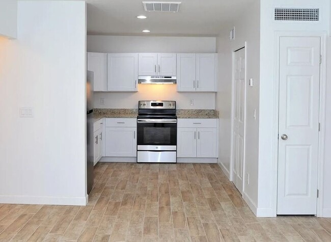 Photo - 3318 E Presidio Rd