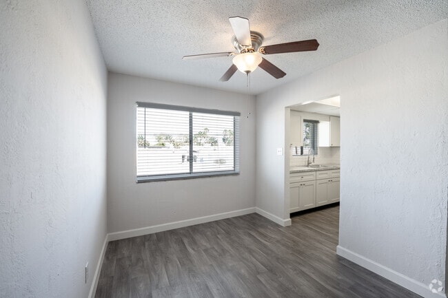 2BR, 1BA - 868SF - Dining Room