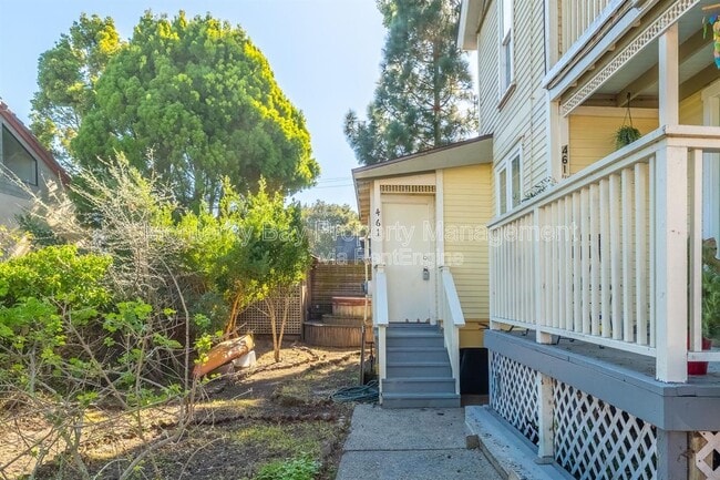 Building Photo - 461 Reeside Ave