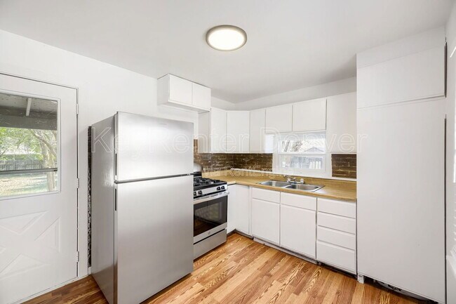 Photo - 1220 Upham St