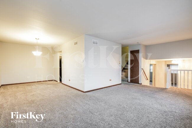 Photo - 744 194th St