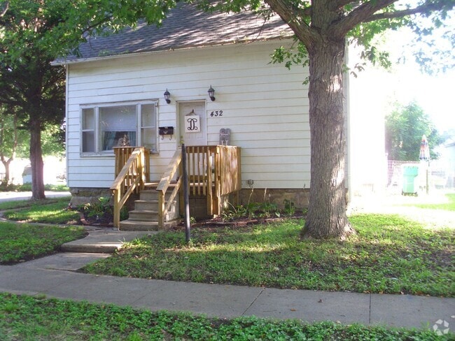 Building Photo - 432 W Jefferson St Rental