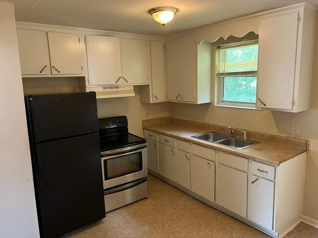 Photo - 1480 Snell Blvd