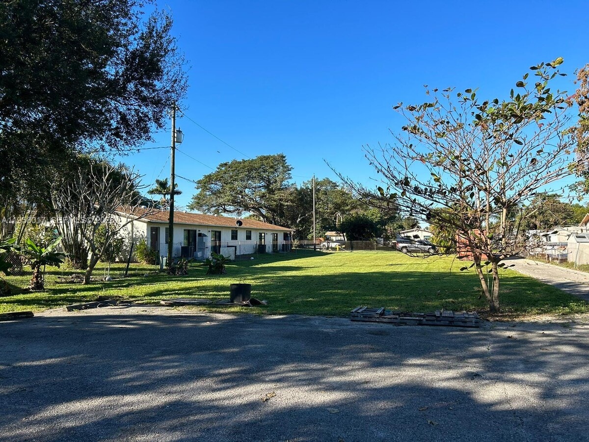 Photo - 4616 SW 33rd Ave