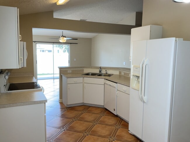 1220 Dragon Head Dr