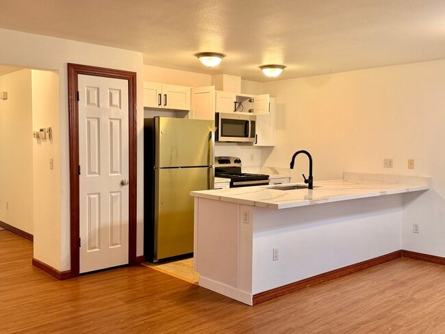 Photo - Spacious, remodeled two-level duplex