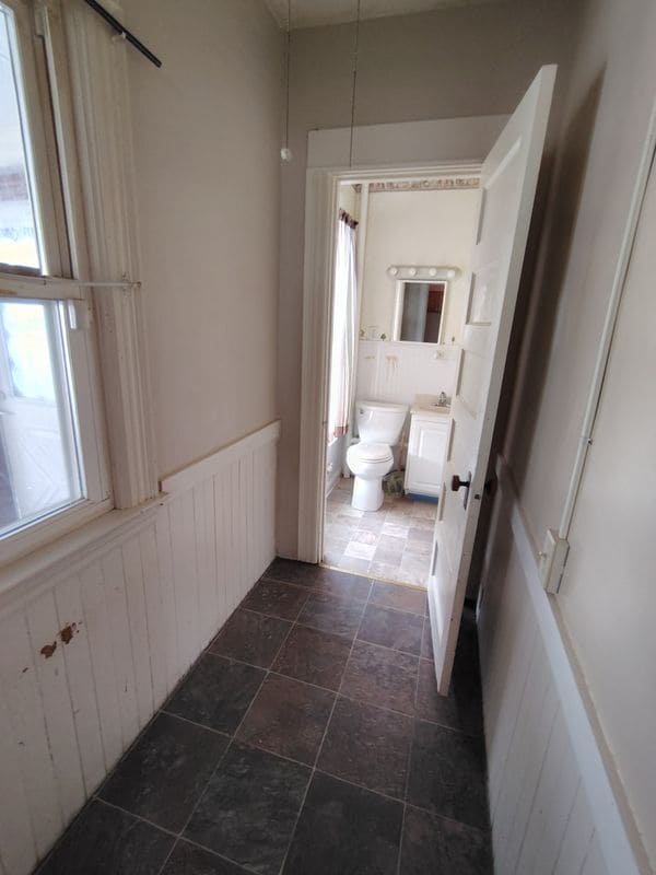 Photo - 2331 Midland Ave