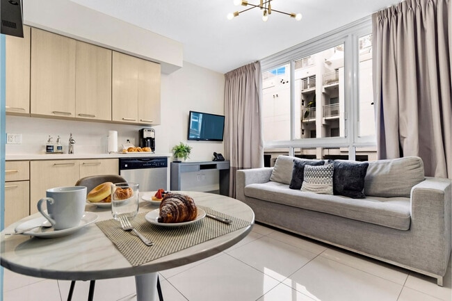 Photo - 1700 SW 2nd Ave Unit SI ID1272307P