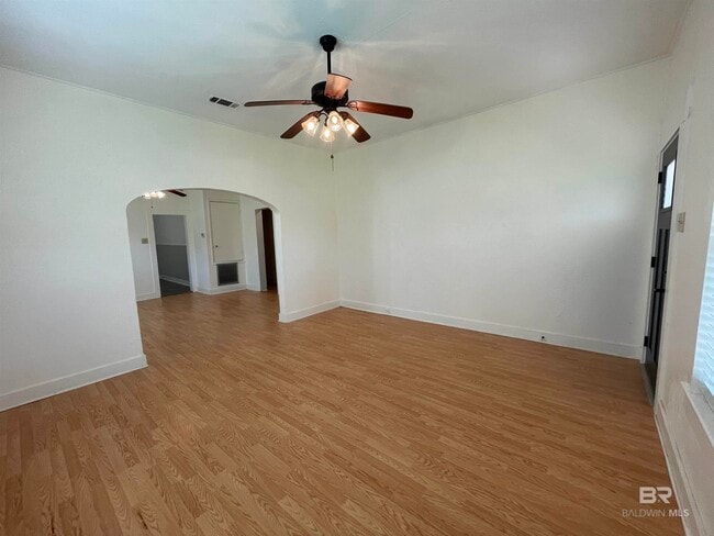 Photo - 207 NW 1st St