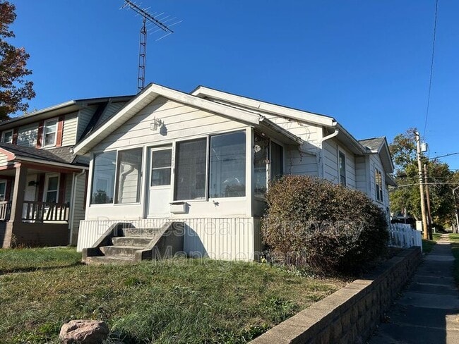 Building Photo - 1729 Patterson Rd