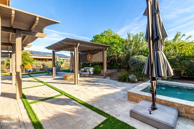 Building Photo - 12725 W Dale Ln