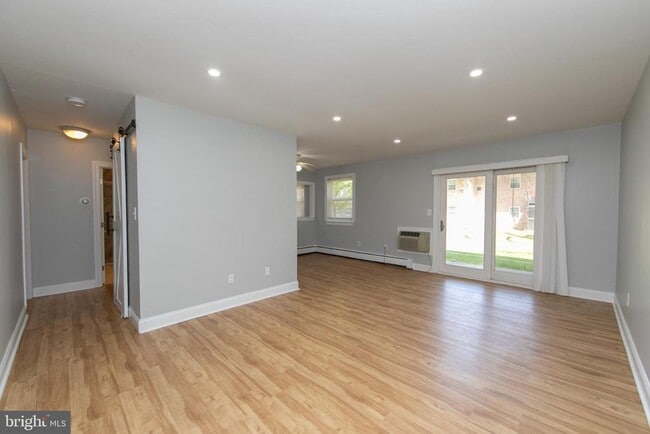 Photo - 1011 Garnet Dr