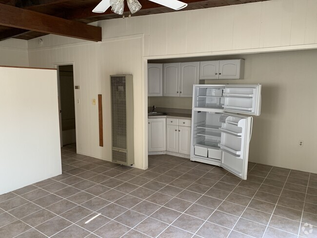 Building Photo - 2551 N Winstel Blvd Unit 1 Rental
