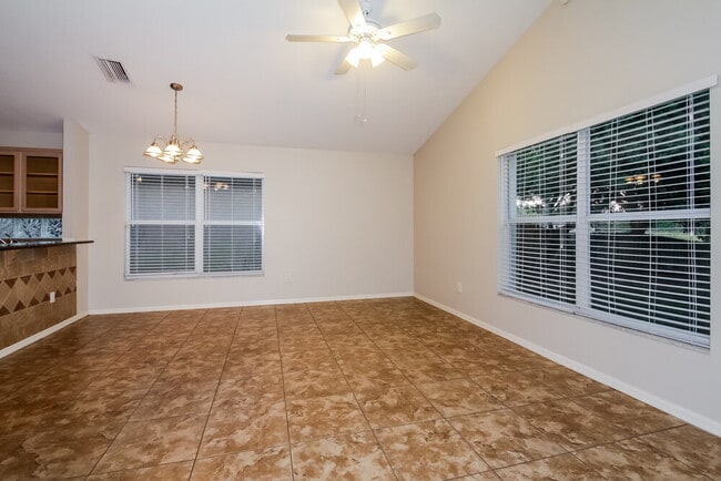 Photo - 6752 Waterton Dr