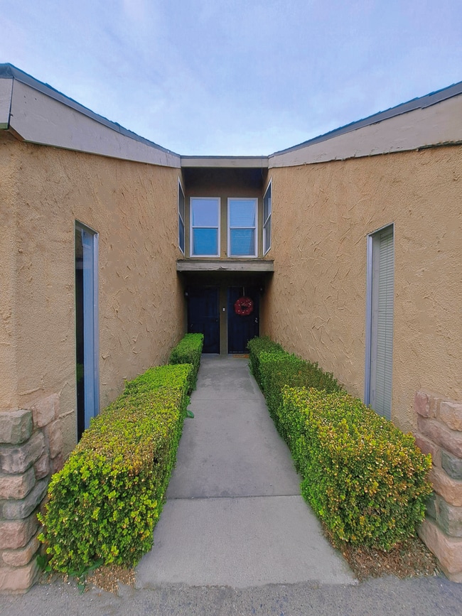 Photo - Charming 2-Bedroom Townhome in Fresno – Sp... Unit 157
