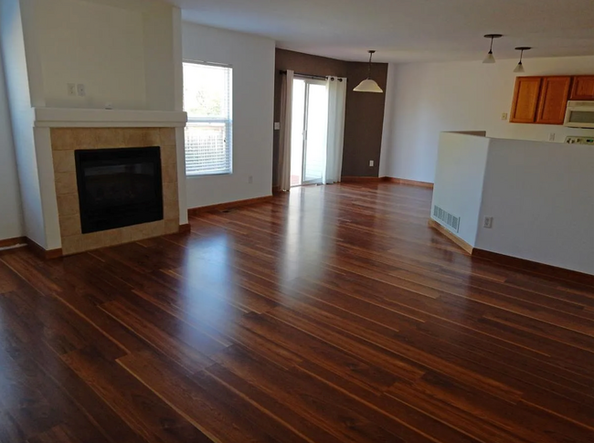 Photo - 3 Bed, 2.5 Bath Townhome Near Mehaffey Park & The Olde Course!