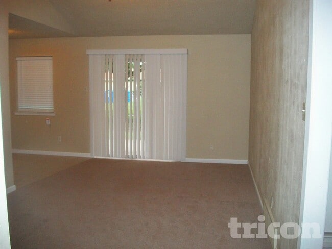 Photo - 3307 Hummingbird Ln