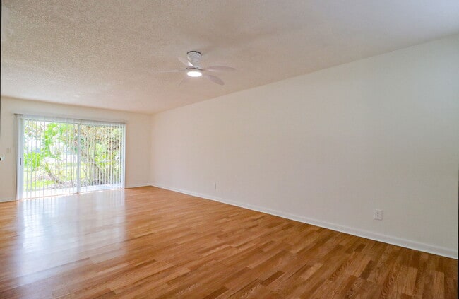 Photo - 3453 NW 44th St Unit 105