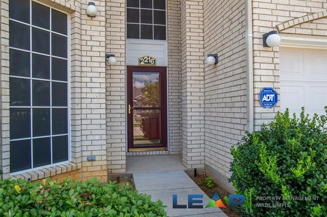 Photo - 2216 Oak Park Dr