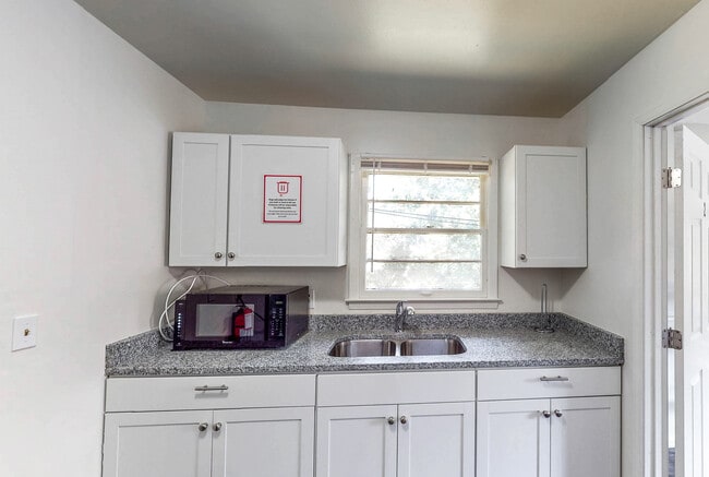 Photo - 160 Kittrell Dr SW