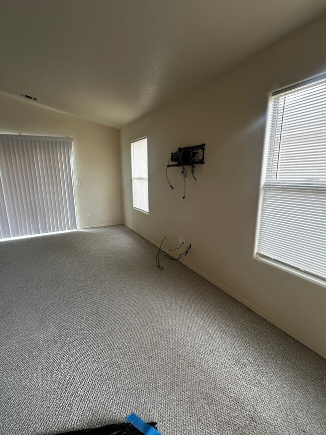 Photo - Newer Shandon Home