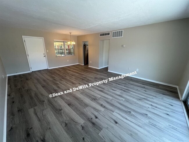Photo - 1 Bed/1 Bath - Unit 17 Unit 17