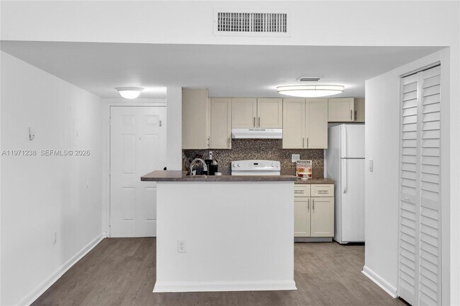 Photo - 9785 Nob Hill Ct Unit 9785