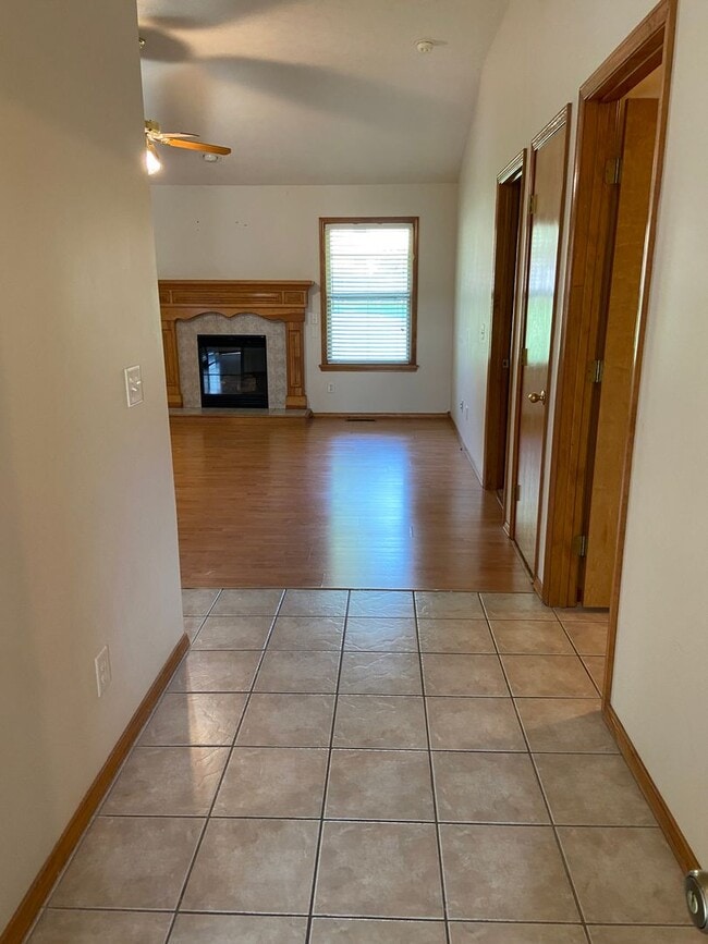 Photo - Great 3 BR, 2 Bath, 2 Car Garage Ranch located in SW Springfield.