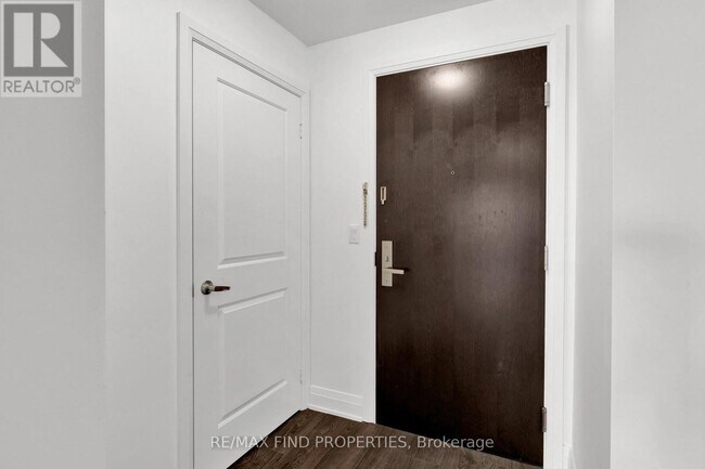 Photo - 55 Speers Rd Unit 1504