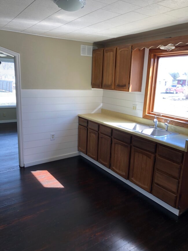 Photo - 1006 N Brobst St