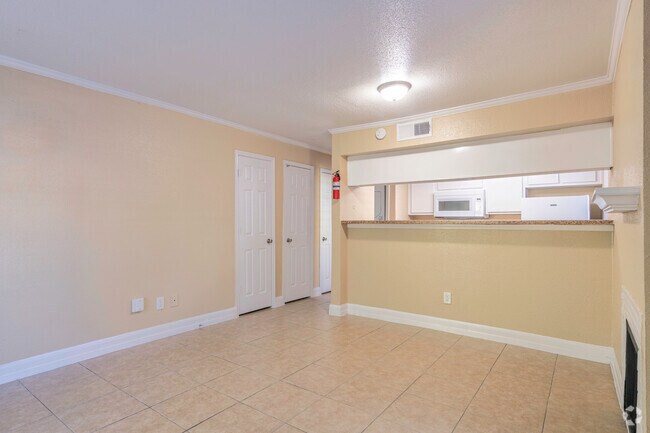 1BR, 1.5BA - 790SF