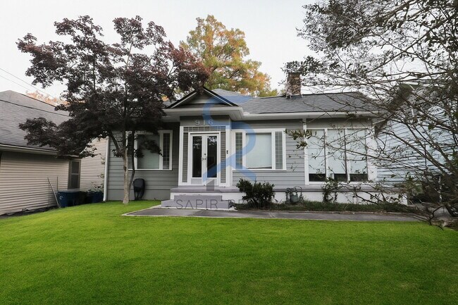 Photo - 916 Greenwood Ave NE Unit B