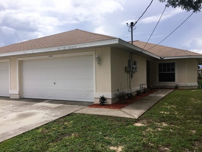 SE Cape Coral Duplex Unit - SE Cape Coral Duplex Unit