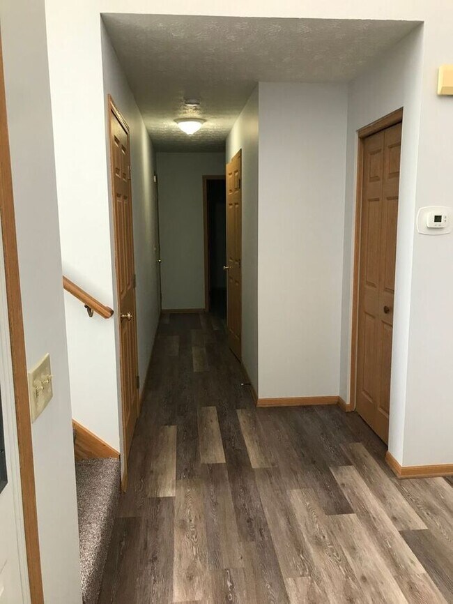 3 Bedroom Duplex North Canton Frank Rd Townhome Townhome Rental in