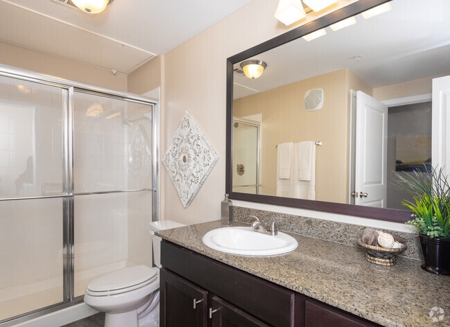 2BR, 2BA - 1040SF Bathroom