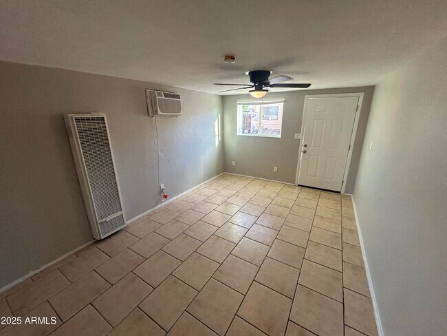 Photo - 1836 E Harvard St Unit B