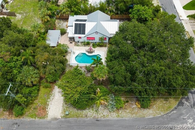Photo - 705 SE Stypmann Blvd