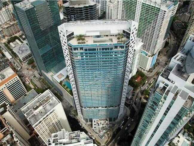 Building Photo - 1300 Brickell Bay Dr Unit 3003 Rental