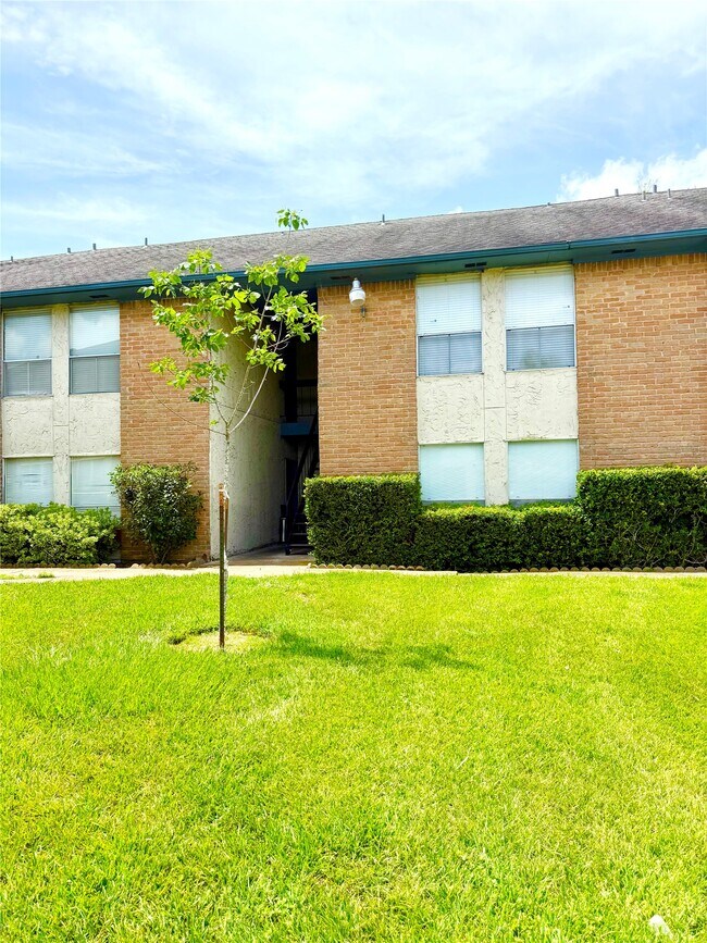 Building Photo - 8360 Jorine Dr Unit 8360