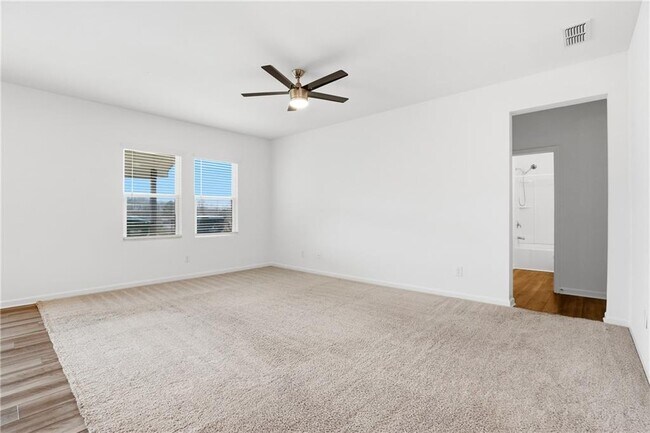 Photo - 395 Knightsbridge Ln