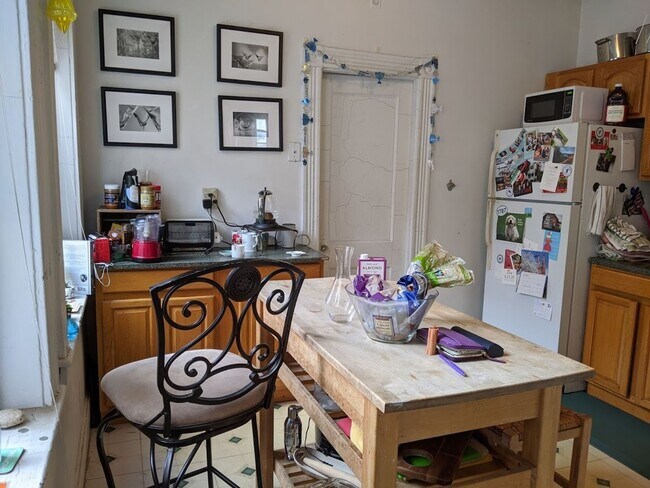Photo - Very Nice 3 bed 1.5 Bath in Coolidge Corner....