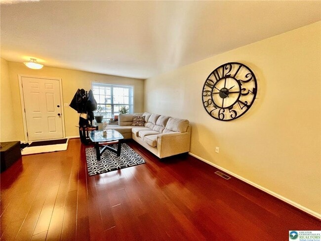 Photo - 4164 Ross Rd