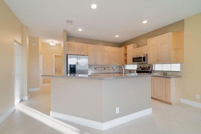 Photo - 7227 Chesapeake Cir