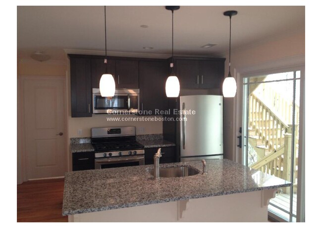 Building Photo - 75-77 Beechcroft St Rental