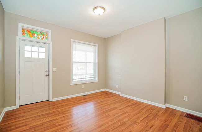 Photo - 392-394 N Garfield Ave Unit 392 N Garfield Ave