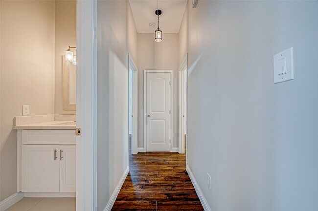 Photo - 5410 Portage Rock Ln